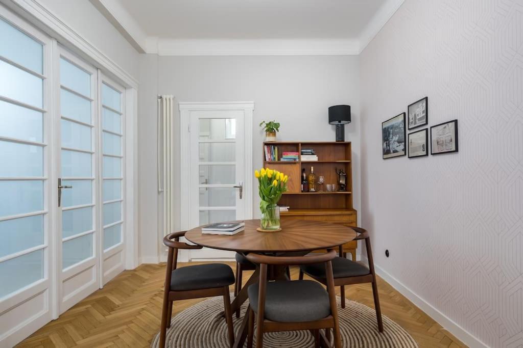Exquisite Art Deco 2Br Apartment Prime Location Bukares Bagian luar foto