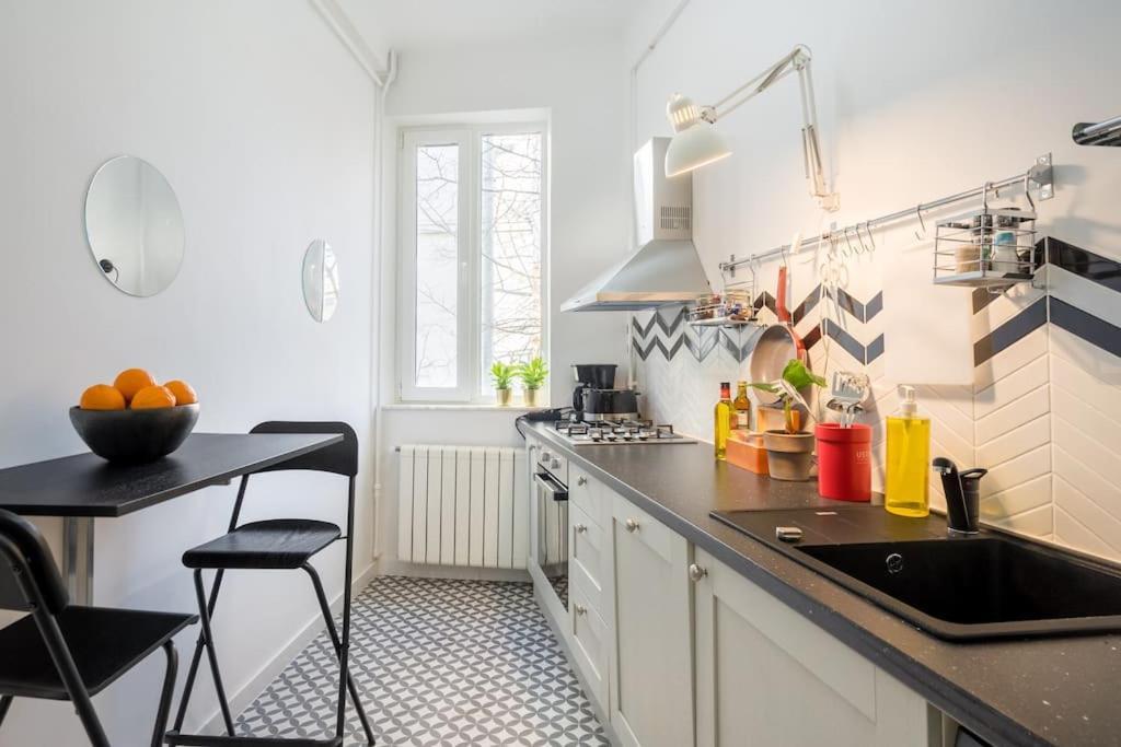Exquisite Art Deco 2Br Apartment Prime Location Bukares Bagian luar foto