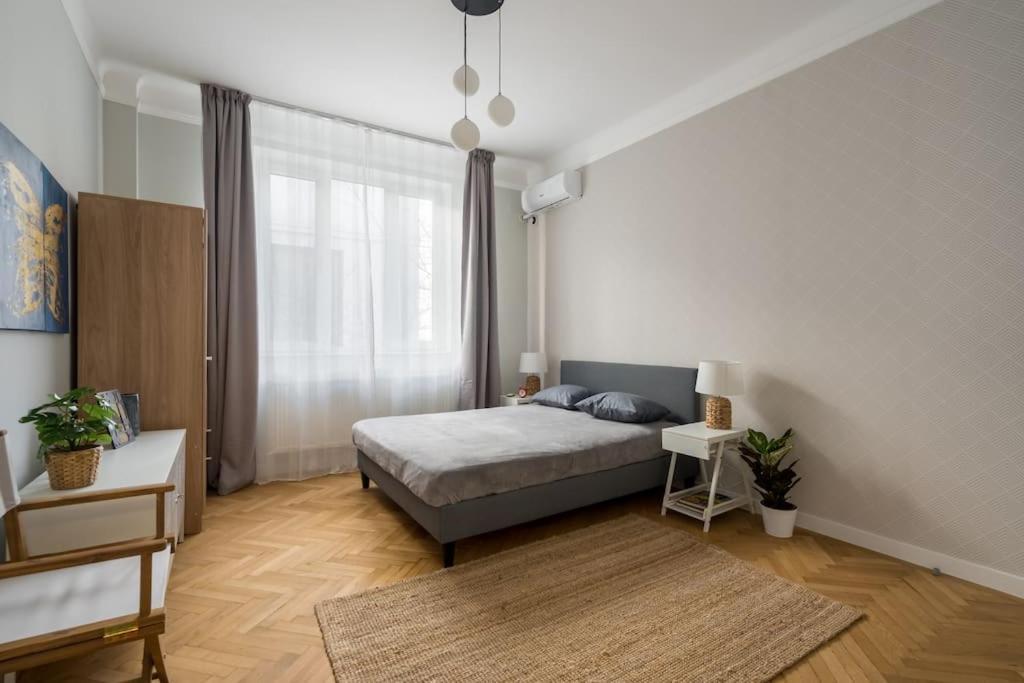 Exquisite Art Deco 2Br Apartment Prime Location Bukares Bagian luar foto