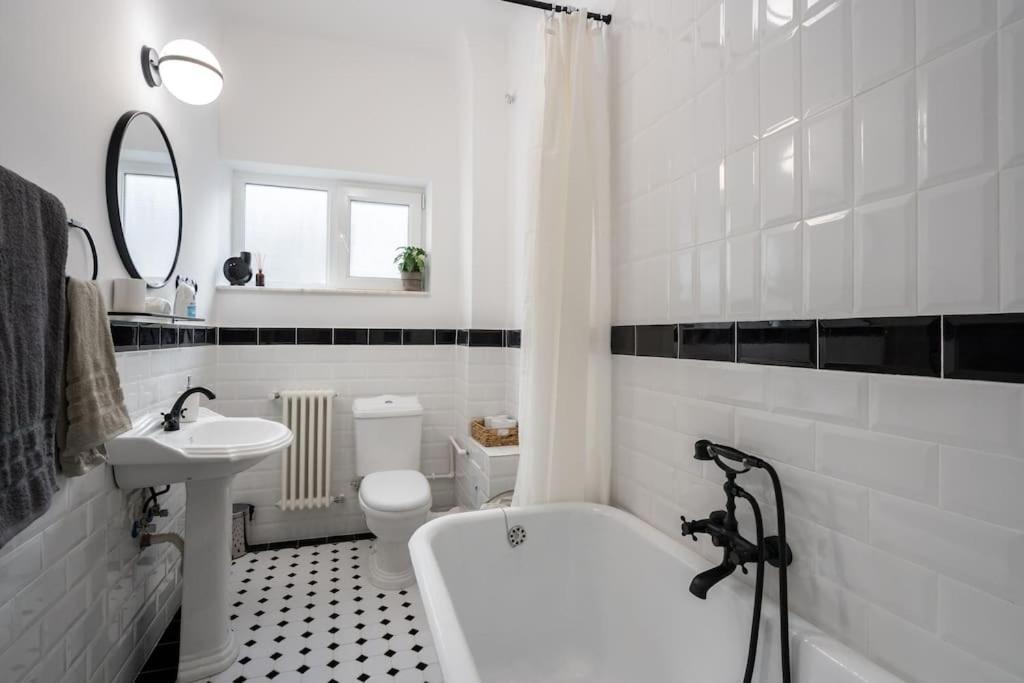 Exquisite Art Deco 2Br Apartment Prime Location Bukares Bagian luar foto